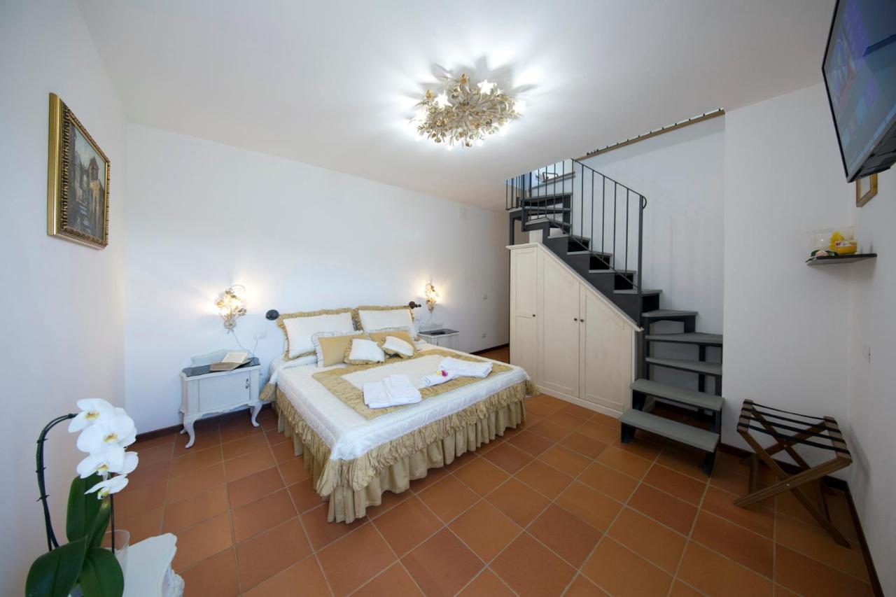 Podere Le Volte Country House La Mita チヴィテッラ・イン・ヴァル・ディ・キアーナ エクステリア 写真