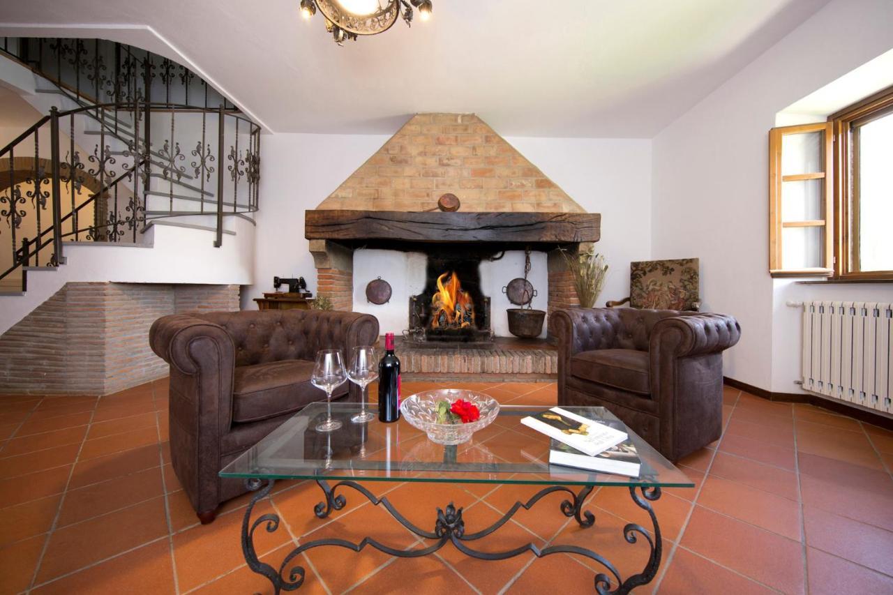 Podere Le Volte Country House La Mita チヴィテッラ・イン・ヴァル・ディ・キアーナ エクステリア 写真